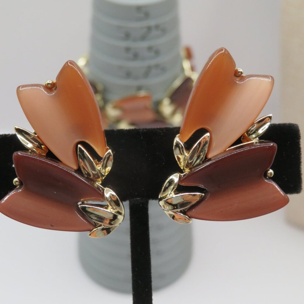 Vintage Lisner Thermoset Leaf Design Brown Gold Tone Bracelet and Earrings Set - Picture 6 of 11